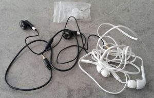 Unique featured visual representation for How to Fix Loose MMCX Connections: Tightening IEM Sockets Using Micro-Pliers